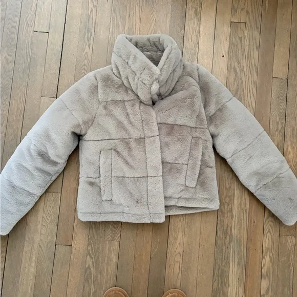 Abercrombie & Fitch Gray fuzzy jacket - Picture 1 of 2